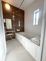 浴室:1坪の浴室♪一日の疲れを癒すための心地よいバスタイムを演出する浴室はゆとりあるサイズを採用。