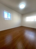 洋室:明るく心地の良い部屋は快適な空間づくりができます！