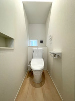 トイレ:1階2階ともに温水暖房洗浄便座を設置しています。